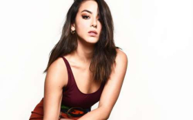 Chloe Bennet 030