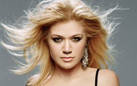 Kelly Clarkson 007