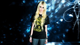 Taylor Momsen 005