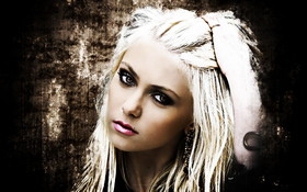 Taylor Momsen 007