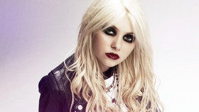 Taylor Momsen 016