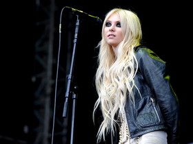 Taylor Momsen 024