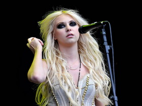 Taylor Momsen 025