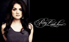 Pretty Little Liars 019 Lucy Hale, Aria Montgomery