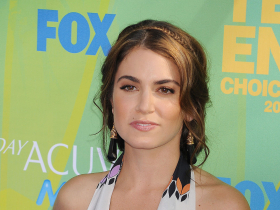 Nikki Reed 005