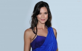 Odette Annable 008