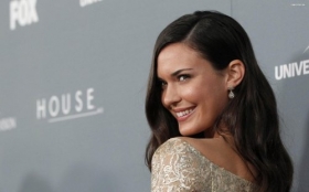 Odette Annable 012