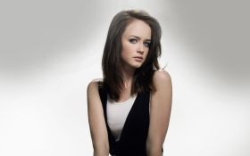 Alexis Bledel 012