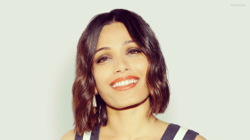 Freida Pinto 016