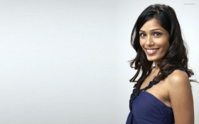 Freida Pinto 019