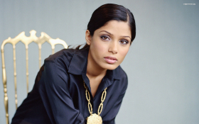 Freida Pinto 020