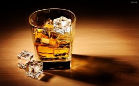 Whisky 006 Szklanka, Kostki lodu